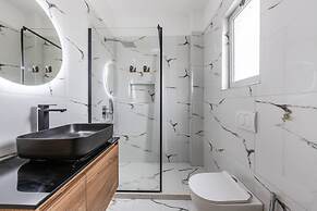 Beachside Modern Apartment