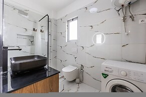 Beachside Modern Apartment