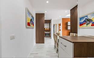 Beachside Modern Apartment