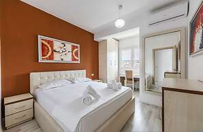 Beachside Modern Apartment