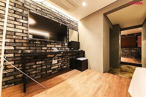 Yeongdeungpo Station New York Hotel