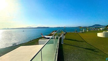 Apartment in the Causeway Amador