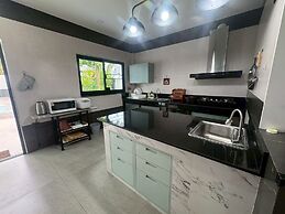 Level FIVE pool villa Pattaya