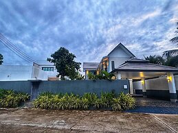 Level FIVE pool villa Pattaya