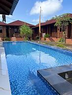 Wooden Village Villas Café & Resto