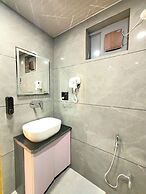 Hotel Sangita Lake View Nainital