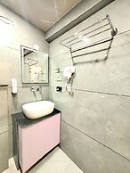 Hotel Sangita Lake View Nainital