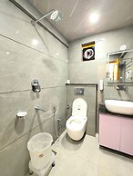 Hotel Sangita Lake View Nainital