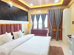 Hotel Sangita Lake View Nainital