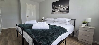 4 Bed Apartment in Warwick