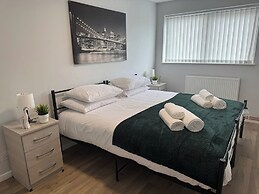4 Bed Apartment in Warwick