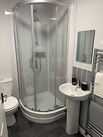 4 Bed Apartment in Warwick