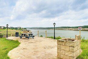 Community Perks: Scenic Lake Travis Getaway!