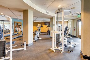 Community Perks: Scenic Lake Travis Getaway!