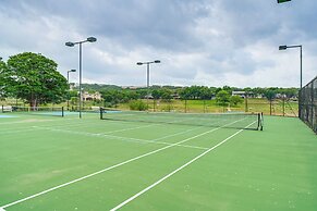 Community Perks: Scenic Lake Travis Getaway!