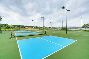 Community Perks: Scenic Lake Travis Getaway!