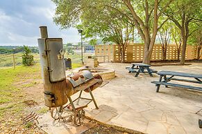 Community Perks: Scenic Lake Travis Getaway!