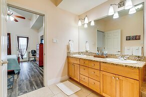 Community Perks: Scenic Lake Travis Getaway!