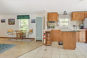 13 Mi to Acadia: Artistic Retreat in Nature