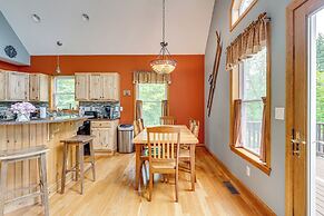 Ski, Hike & Fish: Cabin w/ Hot Tub in Conway