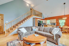 Ski, Hike & Fish: Cabin w/ Hot Tub in Conway
