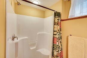 Ski, Hike & Fish: Cabin w/ Hot Tub in Conway