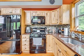 Ski, Hike & Fish: Cabin w/ Hot Tub in Conway
