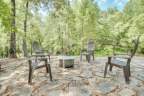 Sip, Hike & Explore: Sleek Retreat in Cleveland!