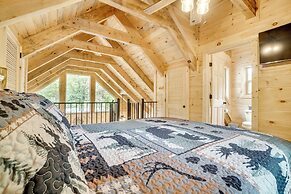 Sip, Hike & Explore: Sleek Retreat in Cleveland!