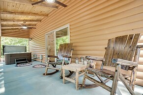 Sip, Hike & Explore: Sleek Retreat in Cleveland!