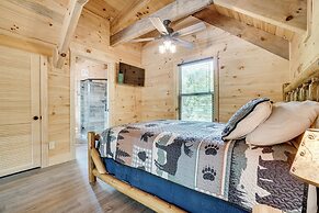 Sip, Hike & Explore: Sleek Retreat in Cleveland!