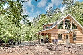 Sip, Hike & Explore: Sleek Retreat in Cleveland!