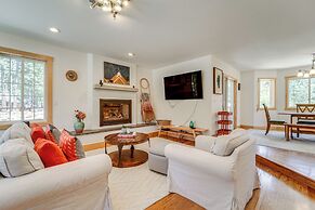 Private Hot Tub: Spacious Family Home in Truckee!