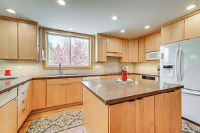 Private Hot Tub: Spacious Family Home in Truckee!