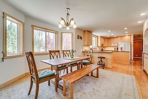 Private Hot Tub: Spacious Family Home in Truckee!