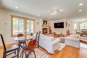 Private Hot Tub: Spacious Family Home in Truckee!