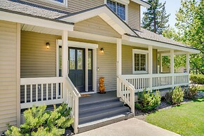 Private Hot Tub: Spacious Family Home in Truckee!