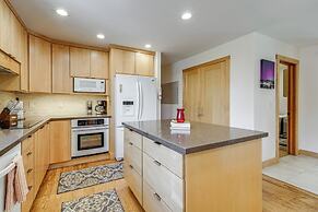 Private Hot Tub: Spacious Family Home in Truckee!