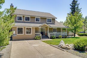 Private Hot Tub: Spacious Family Home in Truckee!