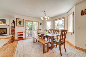 Private Hot Tub: Spacious Family Home in Truckee!