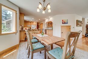 Private Hot Tub: Spacious Family Home in Truckee!