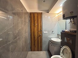 Housr 1RK & 1BHK Apartment Sector 28