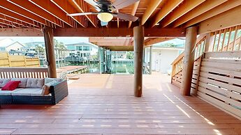 Canal Breeze Cottage 4 Bedroom Home