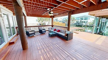 Canal Breeze Cottage 4 Bedroom Home