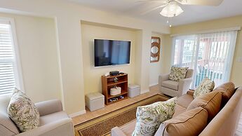 Canal Breeze Cottage 4 Bedroom Home