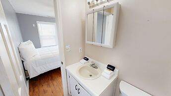 Canal Breeze Cottage 4 Bedroom Home