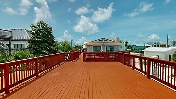 Canal Breeze Cottage 4 Bedroom Home