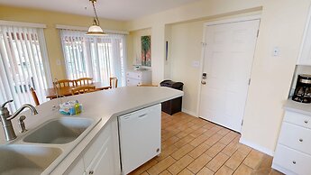Canal Breeze Cottage 4 Bedroom Home