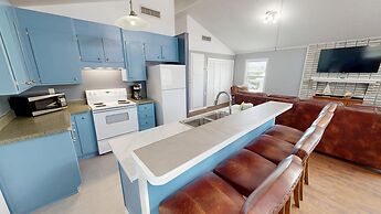 Canal Breeze Cottage 4 Bedroom Home
