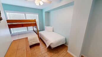 Canal Breeze Cottage 4 Bedroom Home